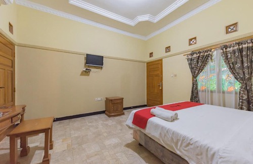 Tasikmalaya Hotel | Family-Friendly Stay at RedDoorz Syariah Bumi Eyang Enin