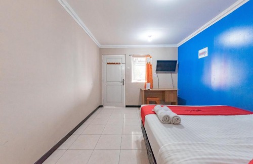 Tjihadak Hotel | Budget-Friendly RedDoorz Syariah in Cibadak Sukabumi