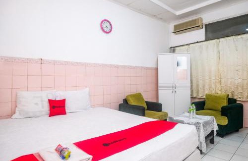 Klaten Hotel | Cozy OYO 92454 Griya Raharja Guest House for Families