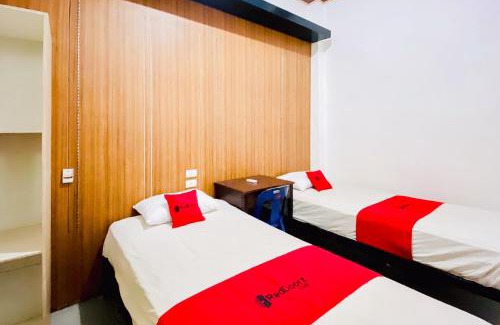 Stabat Hotel | RedDoorz Syariah at Sipayung Homestay