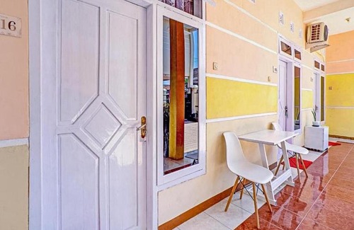 Ponorogo Hotel | Top-Rated Child-Friendly RedDoorz Syariah @ Aura Homestay