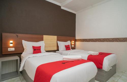 Bekasi Hotel | Comfortable RedDoorz Syariah Near Kota Cinema Mall