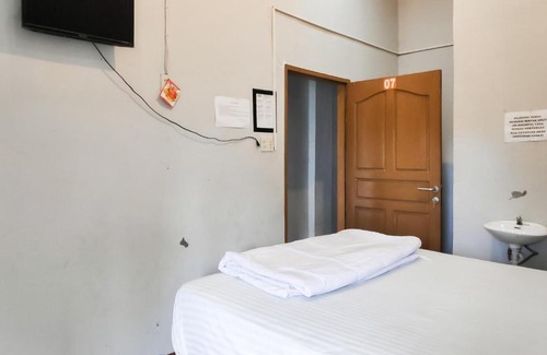 Langsa Hotel | Budget-Friendly RedDoorz Syariah Near Terminal Terpadu Langsa