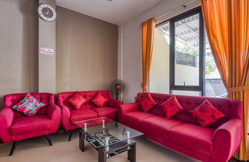Gubeng House | Budget-Friendly RedDoorz Syariah near Airlangga University
