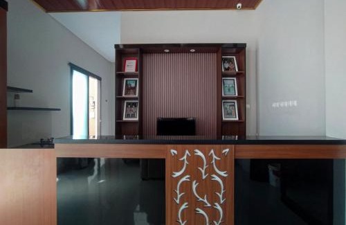 Tegal Hotel | Budget-Friendly RedDoorz Syariah near Alun Alun Tegal