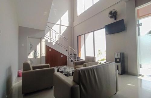 Tegal Hotel | Budget-Friendly RedDoorz Syariah near Alun Alun Tegal