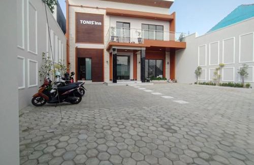 Tegal Hotel | Budget-Friendly RedDoorz Syariah near Alun Alun Tegal