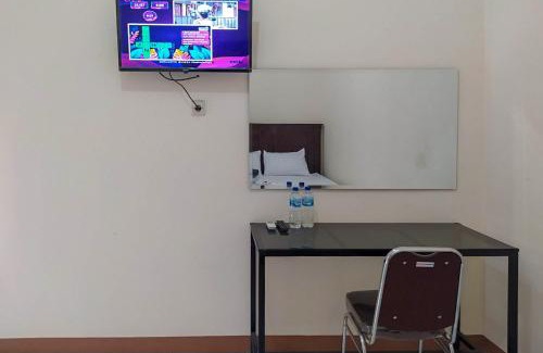 Promong Hotel | Budget-Friendly RedDoorz Syariah near Pemalang Toll Exit