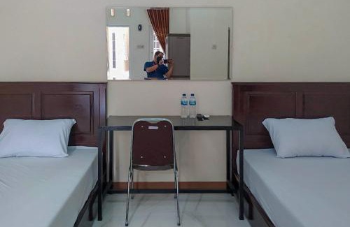 Promong Hotel | Budget-Friendly RedDoorz Syariah near Pemalang Toll Exit