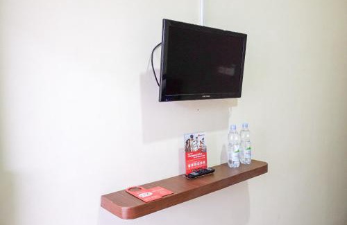 Promong Hotel | Family-Friendly RedDoorz Syariah Near Pemalang Comal