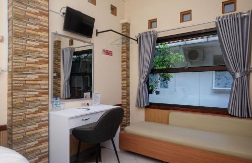 Purwokerto Hotel | Comfortable RedDoorz Syariah near Kampus UNSOED Purwokerto