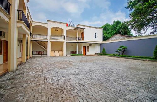 Jakarta House | Budget-Friendly RedDoorz Syariah Near Mercu Buana University