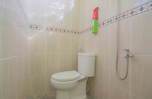 Subang Hotel | Family-Friendly Stay at RedDoorz Syariah in Subang