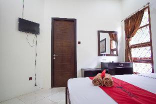 Pulau Maitara House | Relaxing Retreat at RedDoorz Syariah near Ngade Lake