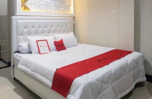 Banda Aceh Hotel | Budget-Friendly RedDoorz Syariah near Pasar Aceh Centre