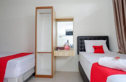 Depok Hotel | Kid-Friendly Retreat at RedDoorz Syariah near RS Hermina Yogyakarta