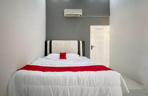 Binjai Hotel | RedDoorz Syariah near RSU Sylvani Binjai