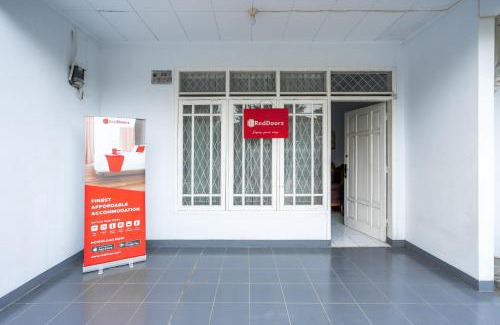 Cipanas House | Budget-Friendly RedDoorz Syariah Near RSUD Cimacan