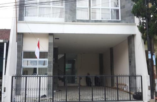 Purwokerto Hotel | Budget-Friendly RedDoorz Syariah Near UNSOED, Child Friendly