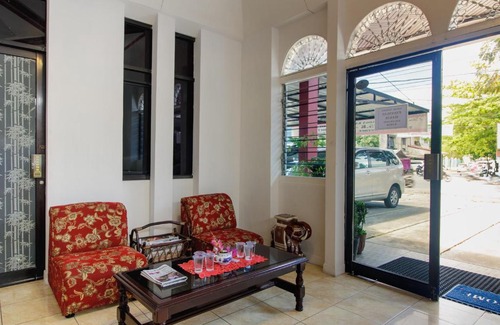 Padang House | Budget-Friendly Stay at RedDoorz Syariah near Universitas Negeri Padang