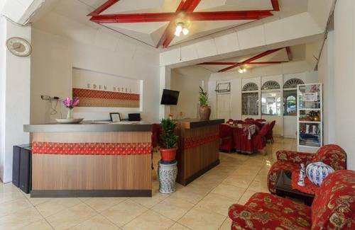 Padang House | Budget-Friendly Stay at RedDoorz Syariah near Universitas Negeri Padang
