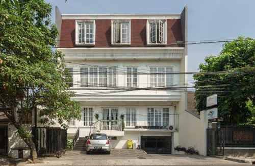 Pancoran House | Budget-Friendly RedDoorz Syariah Plus near Pancoran
