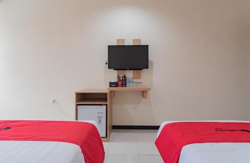 Pontianak Hotel | Budget-Friendly Stay at RedDoorz Syariah Plus, Pontianak
