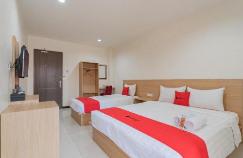 Pontianak Hotel | Budget-Friendly Stay at RedDoorz Syariah Plus, Pontianak