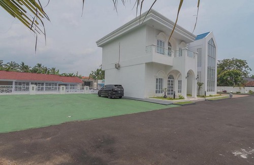 Tasikmalaya House | Budget-Friendly Stay at RedDoorz Syariah Villa Grand Mutiara