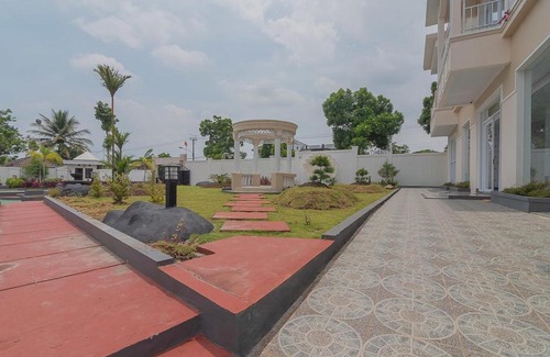 Tasikmalaya House | Budget-Friendly Stay at RedDoorz Syariah Villa Grand Mutiara