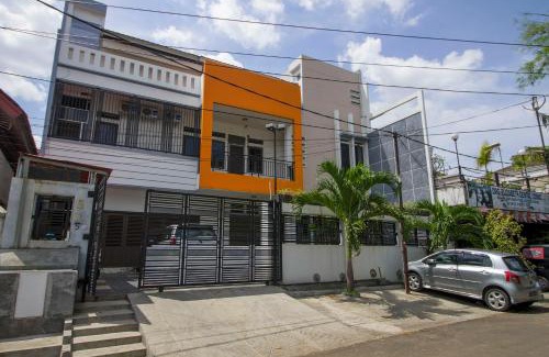 Tanjung Duren Utara House | Budget-Friendly Stay at RedDoorz @ Tanjung Duren