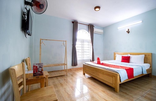 District 9 Hotel | Affordable Family-Friendly Stay at RedDoorz Thien An Hotel
