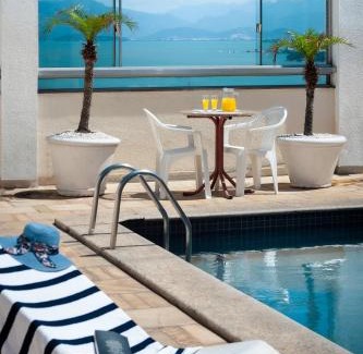 Centro Hotel | Pet-Friendly Rede Andrade Cecomtur with Oceanfront Pool