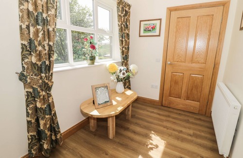 Elsdon Cottage | Exceptional Rede River Cottage: Breakfast & Kitchen Amenities