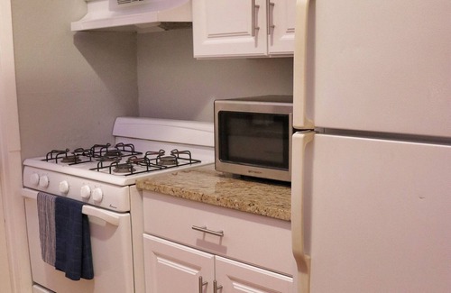 South Lamar House | Escape to Redemption: Pet-Friendly Haven in South Austin
