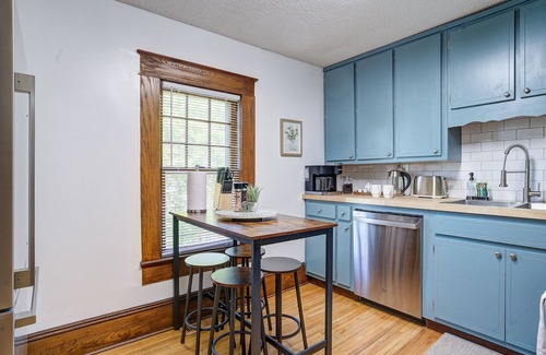 Johnson City Cottage | Pet and Family Friendly Carriage House Near Downtown