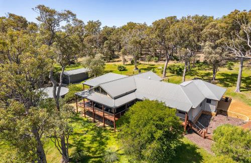 Quindalup House | Redgum Treehouse: Oceanfront Retreat in Wine Country