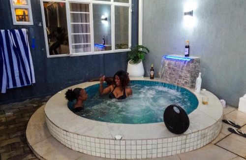 Ndenderu House | Cozy Redhill Container House with Private Spa Access