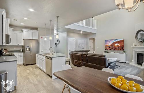 Hurricane House | Relaxing RedHills Retreat: Golf, Pool & Spa Access Near Zion