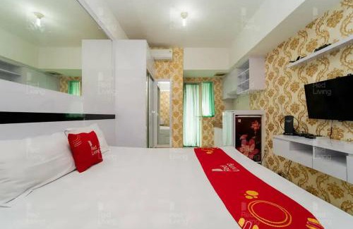 Ciputat Hotel | Family-Friendly Stay at RedLiving Green Lake View Ciputat