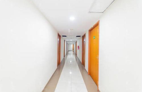 South Tangerang Hotel | Family-Friendly RedLiving Green Lake View Apartments