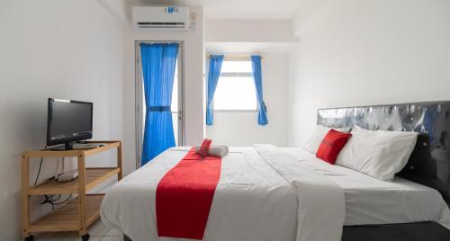Gunung Putri Hotel | Budget-Friendly Stay at RedLiving Apartemen Gunung Putri