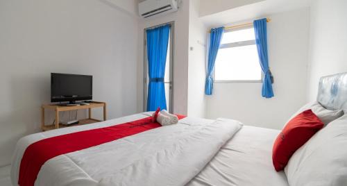 Gunung Putri Hotel | Budget-Friendly Stay at RedLiving Apartemen Gunung Putri