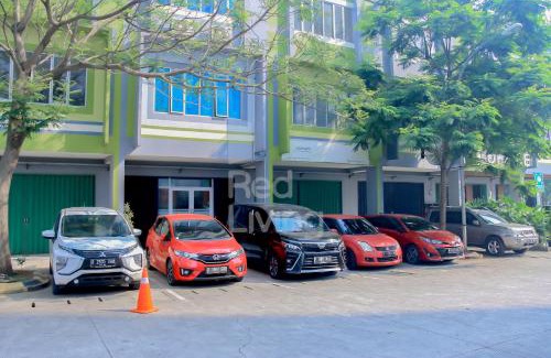 Gunung Putri Hotel | Budget-Friendly Stay at RedLiving Apartemen Gunung Putri
