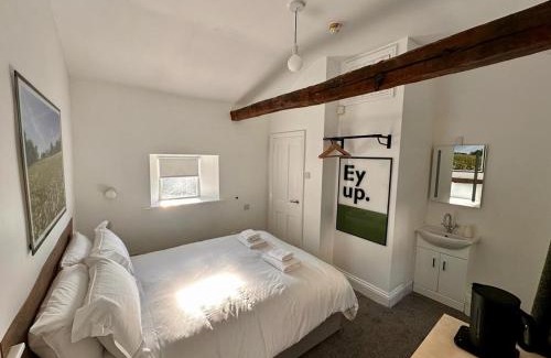 Redmire Hotel | Experience Comfort at Redmire Village Pub: Pet Friendly & Rated 9/10