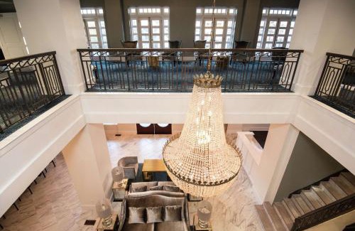Central City Hotel | Discover Redmont Hotel Birmingham – Family-Friendly Retreat
