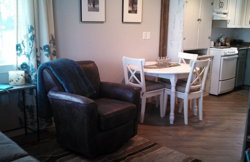 Redpath Cottage | Redpath Retreat: Experience Quiet Prairie Beauty & Comfort