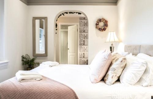 Forfar House | Cozy Redroofs By The Woods - Exceptional 9.6 Rated Retreat