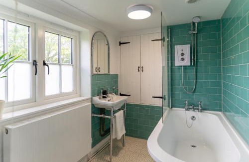 Seaford House | Redshank Cottage - Family and Pet Friendly Retreat