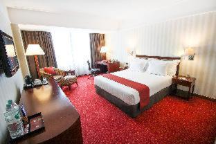 Gambir Hotel | Discover Redtop Hotel & Convention Center with Ocean Views
